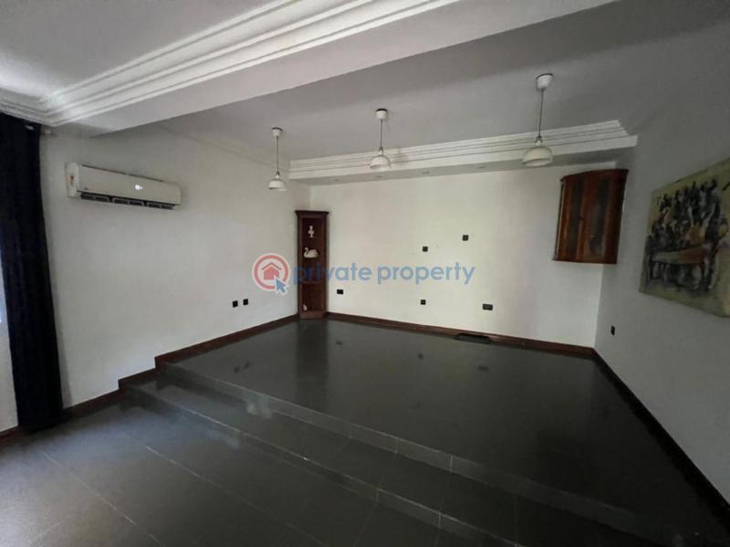 5 bedroom House For Rent Osu Accra - 2