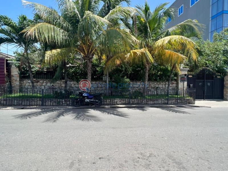 5 bedroom House For Rent Osu Accra - 1