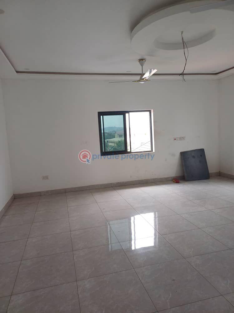 5 bedroom House For Sale Achimota Accra - 7