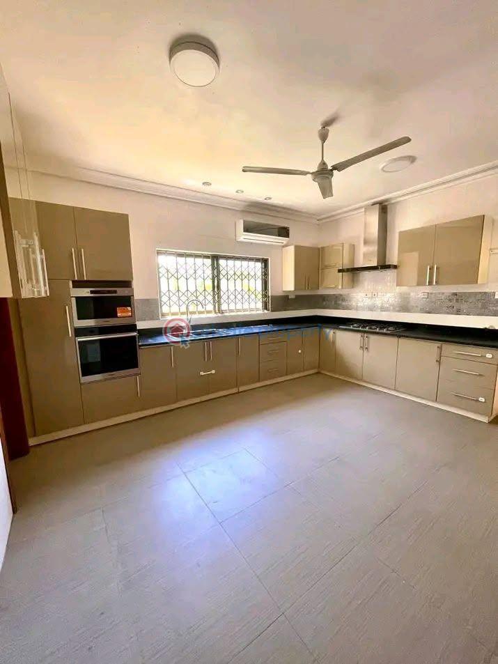 7 bedroom House For Rent Cantonments Accra - 10