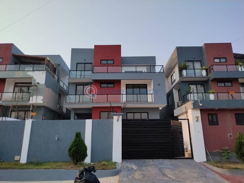 5 bedroom Townhouse For Rent Dzorwulu Accra - 1