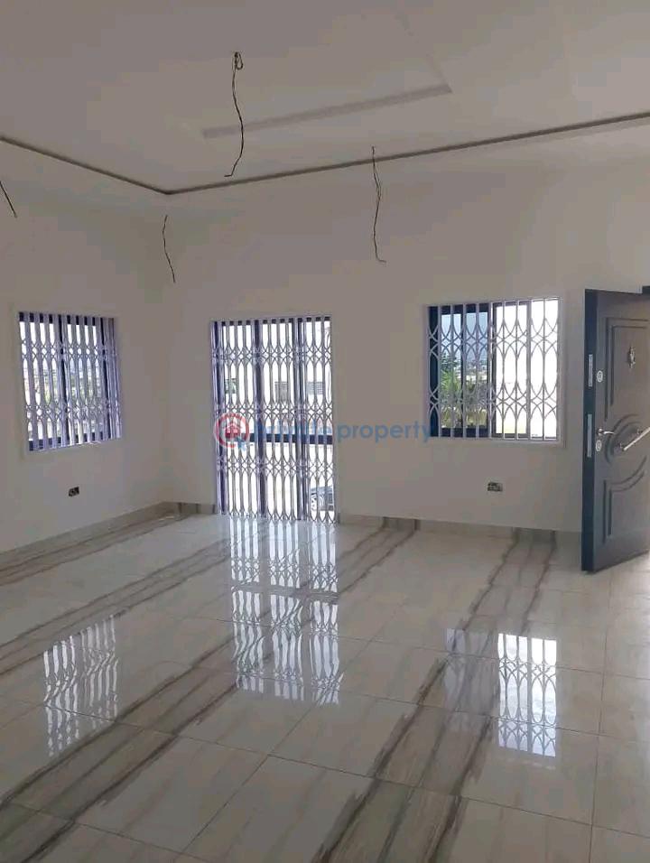 4 bedroom House For Sale Achimota Accra - 6