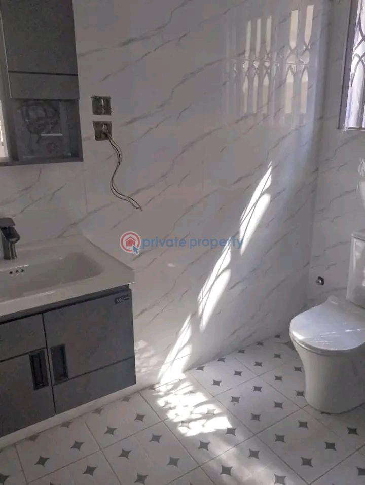 4 bedroom House For Sale Achimota Accra - 11