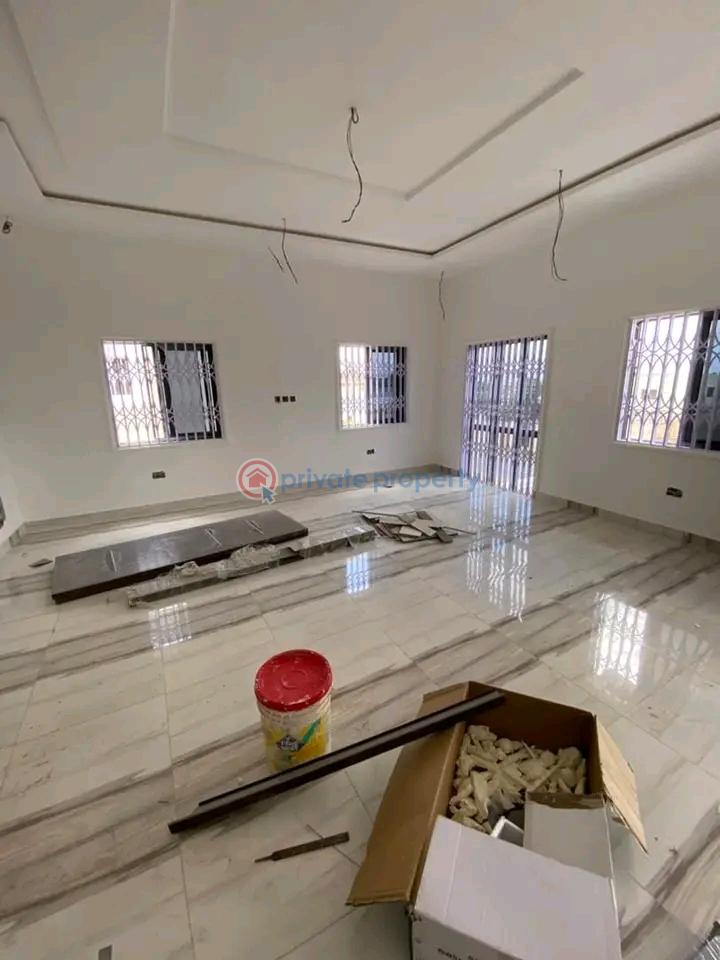 4 bedroom House For Sale Achimota Accra - 3
