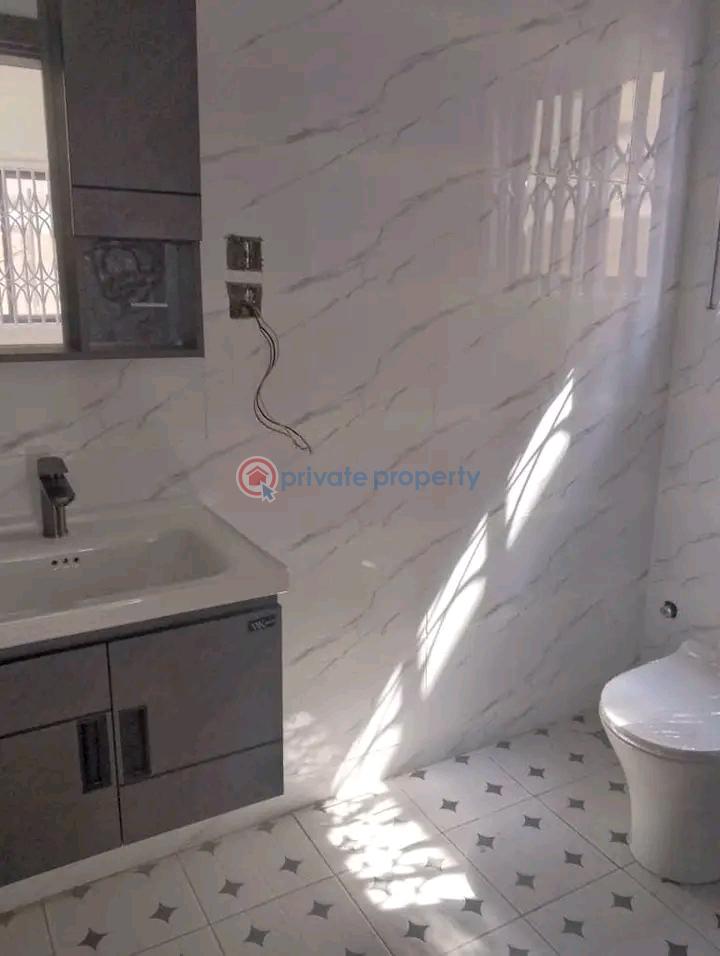 4 bedroom House For Sale Achimota Accra - 8