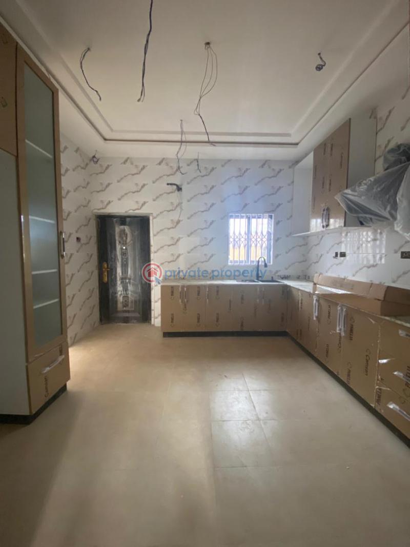 4 bedroom House For Sale Achimota Accra - 3