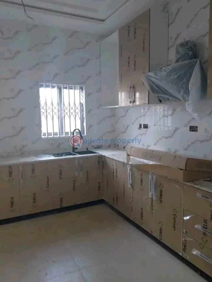 4 bedroom House For Sale Achimota Accra - 12