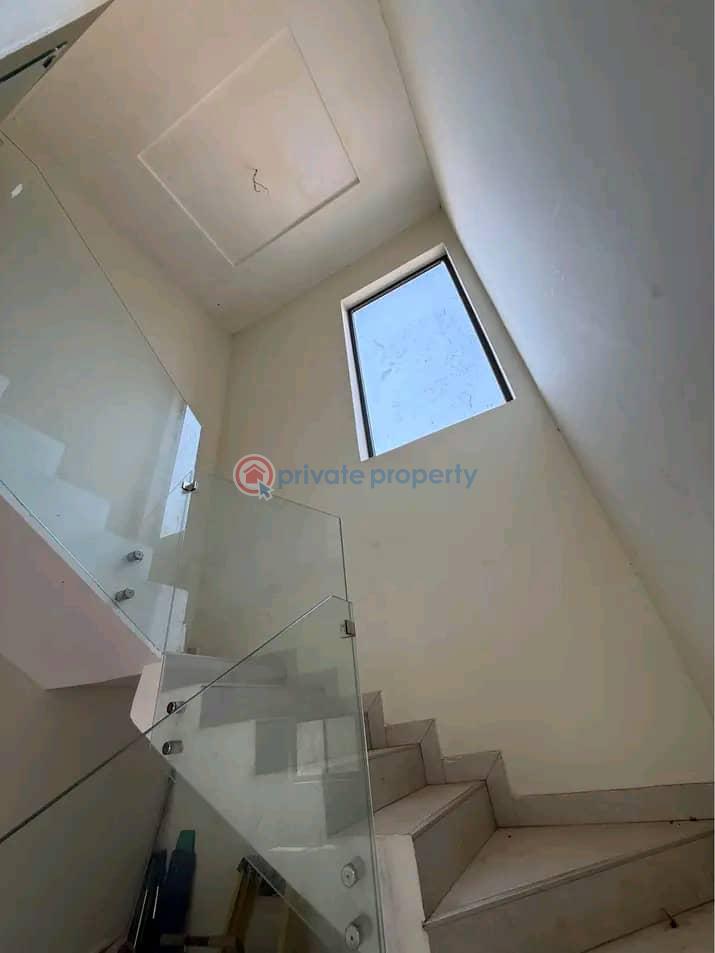 4 bedroom House For Sale East Airport Airport Residential Area Accra - 3