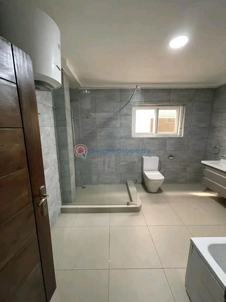 4 bedroom House For Sale Labone Ledzokuku-Krowor Accra - 9