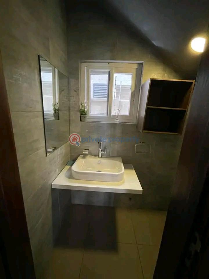 4 bedroom House For Sale Labone Ledzokuku-Krowor Accra - 10
