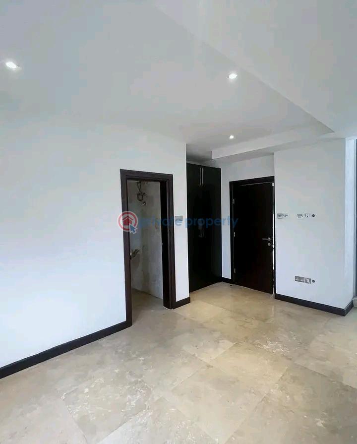 4 bedroom House For Sale Labone Ledzokuku-Krowor Accra - 4