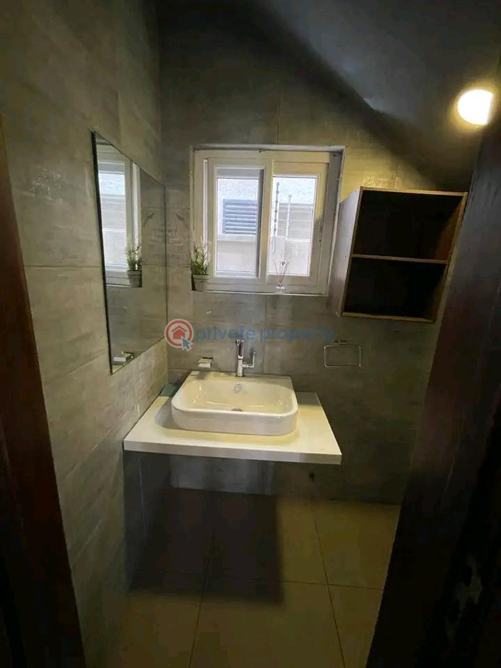 4 bedroom House For Sale Labone La Dade Kotopon Municipal Accra - 5