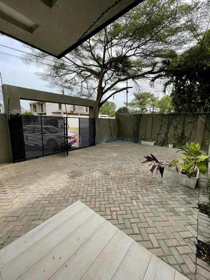 4 bedroom House For Sale Labone La Dade Kotopon Municipal Accra - 6