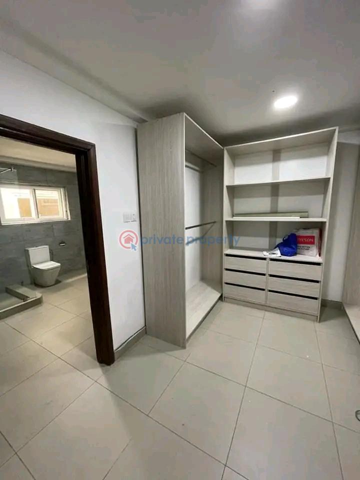 4 bedroom House For Sale Labone Ledzokuku-Krowor Accra - 8