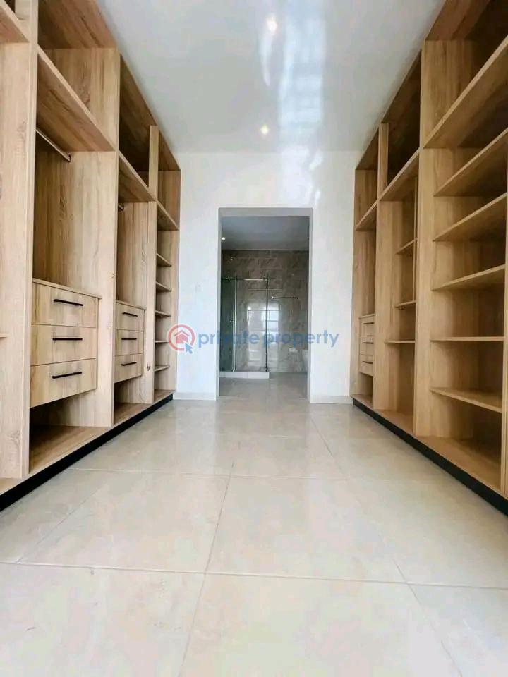 4 bedroom House For Sale Lakeside Estates. Adenta Municipal Accra - 5