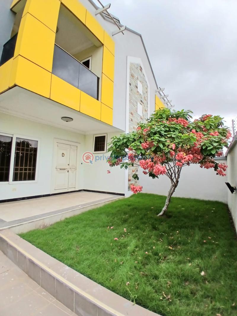 4 bedroom Detached Duplex For Sale Lakeside Estates. Adenta Municipal Accra - 4