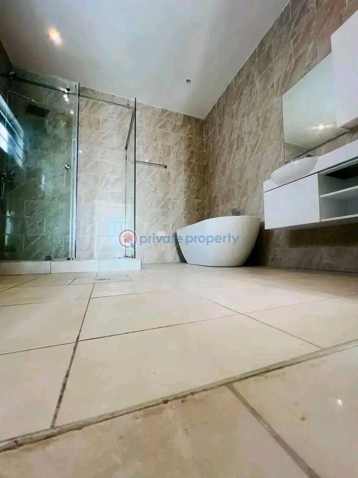 4 bedroom House For Sale Lakeside Estates. Adenta Municipal Accra - 4