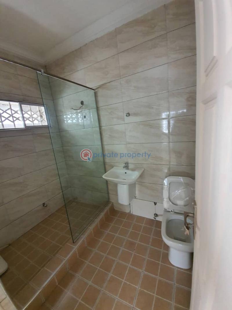 4 bedroom House For Sale Spintex Accra - 7