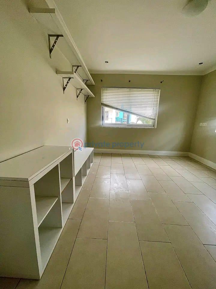 4 bedroom Townhouse For Rent Cantonments Accra - 2