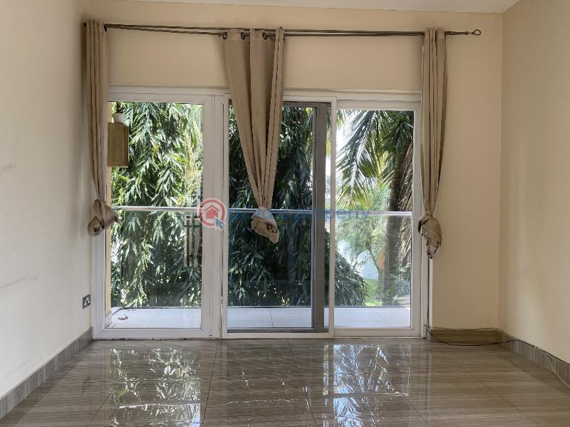 4 bedroom Townhouse For Sale Labone La (Labadi) La Dade Kotopon Municipal Accra - 13