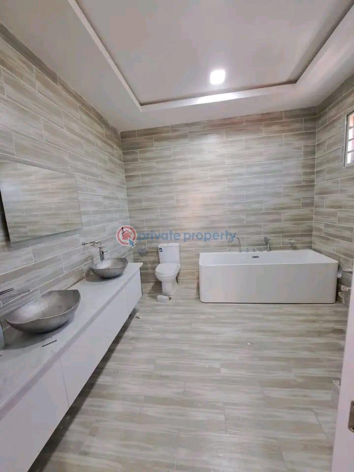 4 bedroom Townhouse For Sale Comm 18 Spintex Accra - 5