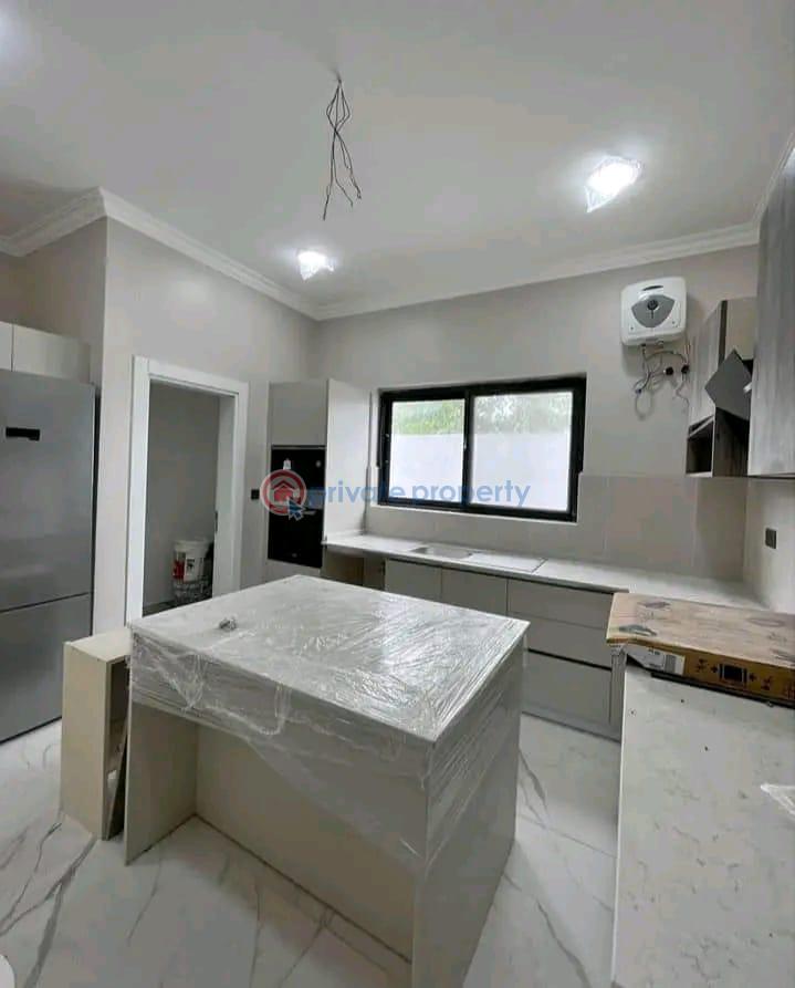 4 bedroom Townhouse For Sale Manet Spintex Accra - 3