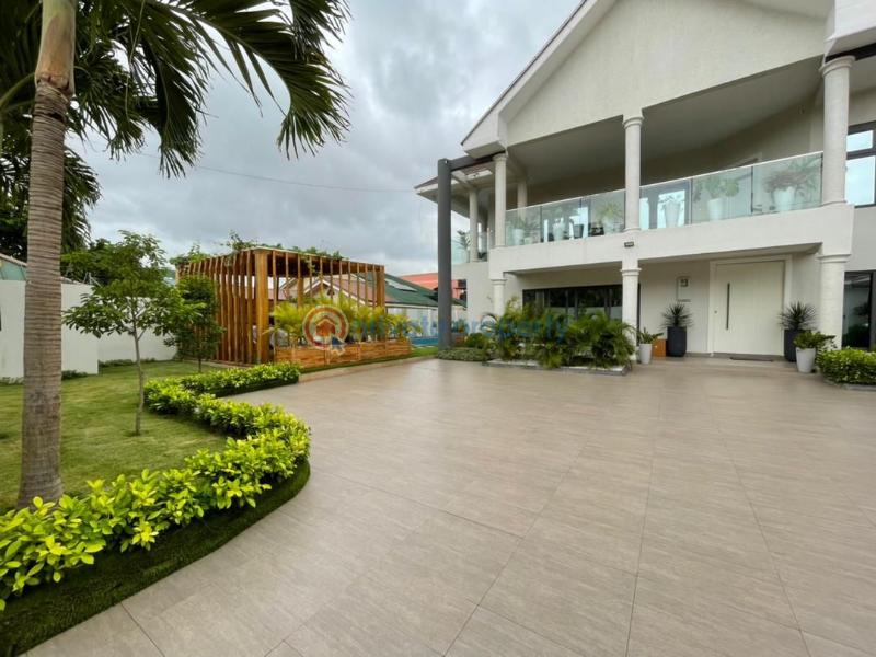 5 bedroom Townhouse For Sale American House East Legon Accra - 7