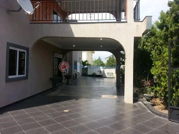 5 bedroom House For Sale Cantonments Accra - 4