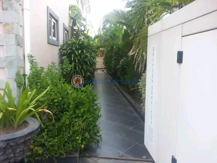 5 bedroom House For Sale Cantonments Accra - 5
