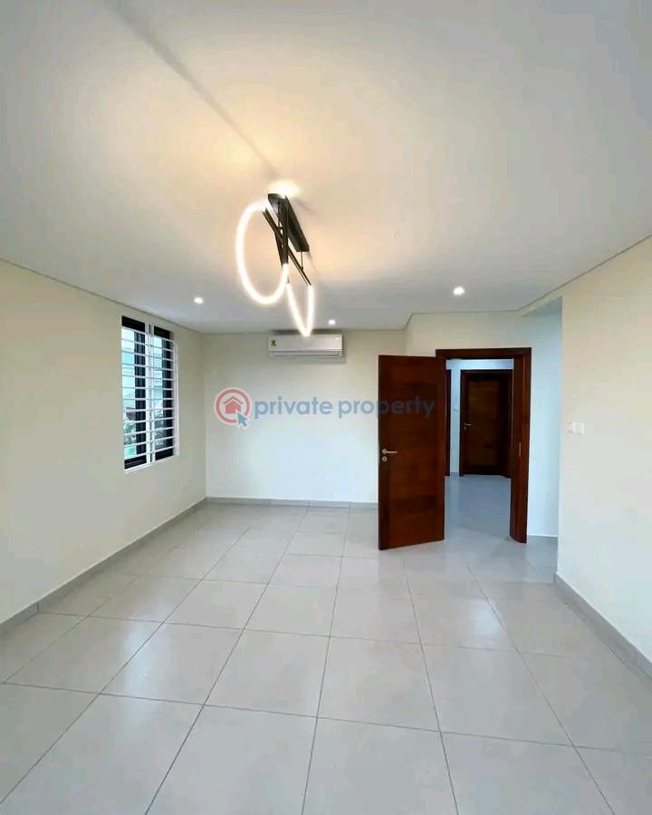 5 bedroom House For Sale East Airport Airport Residential Area Accra - 3