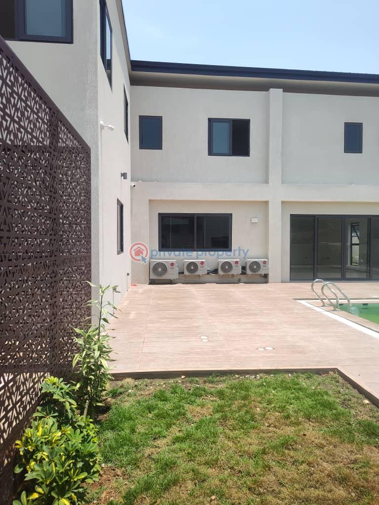 5 bedroom House For Rent Labone Labadi-Aborm Accra - 2