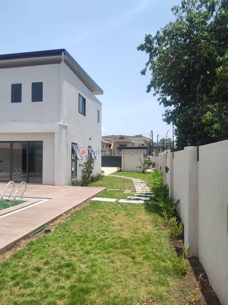 5 bedroom House For Rent Labone Labadi-Aborm Accra - 3