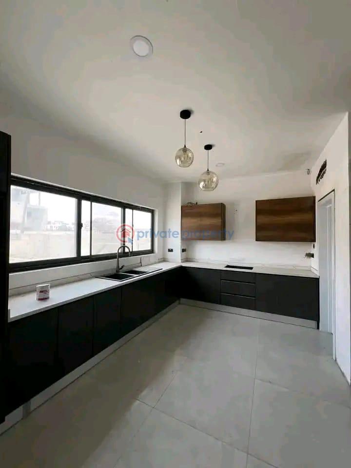 5 bedroom House For Sale East Airport Airport Residential Area Accra - 4