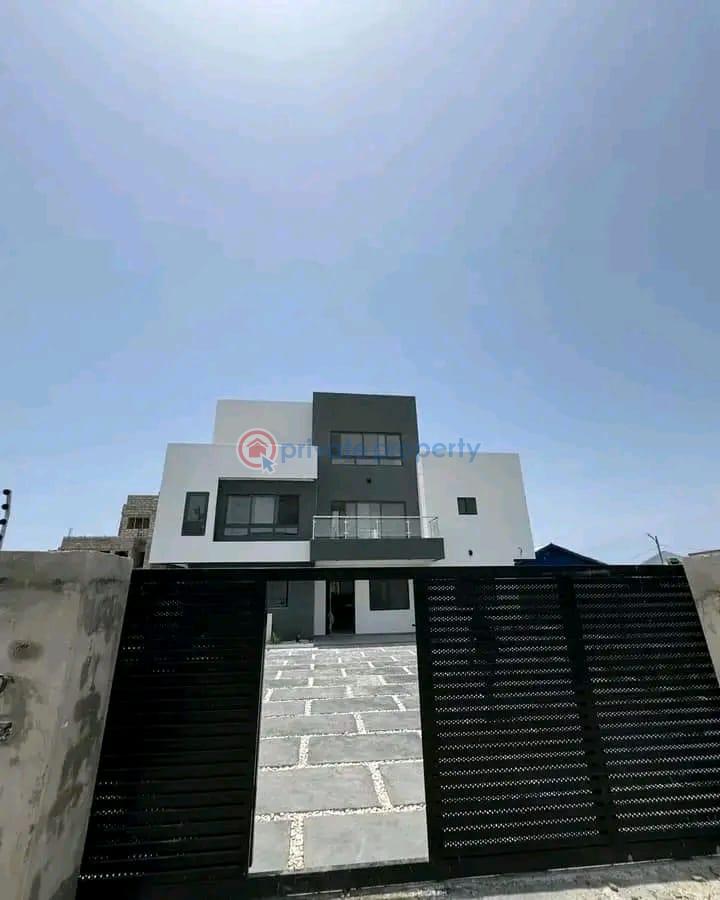 5 bedroom House For Sale East Airport Airport Residential Area Accra - 1