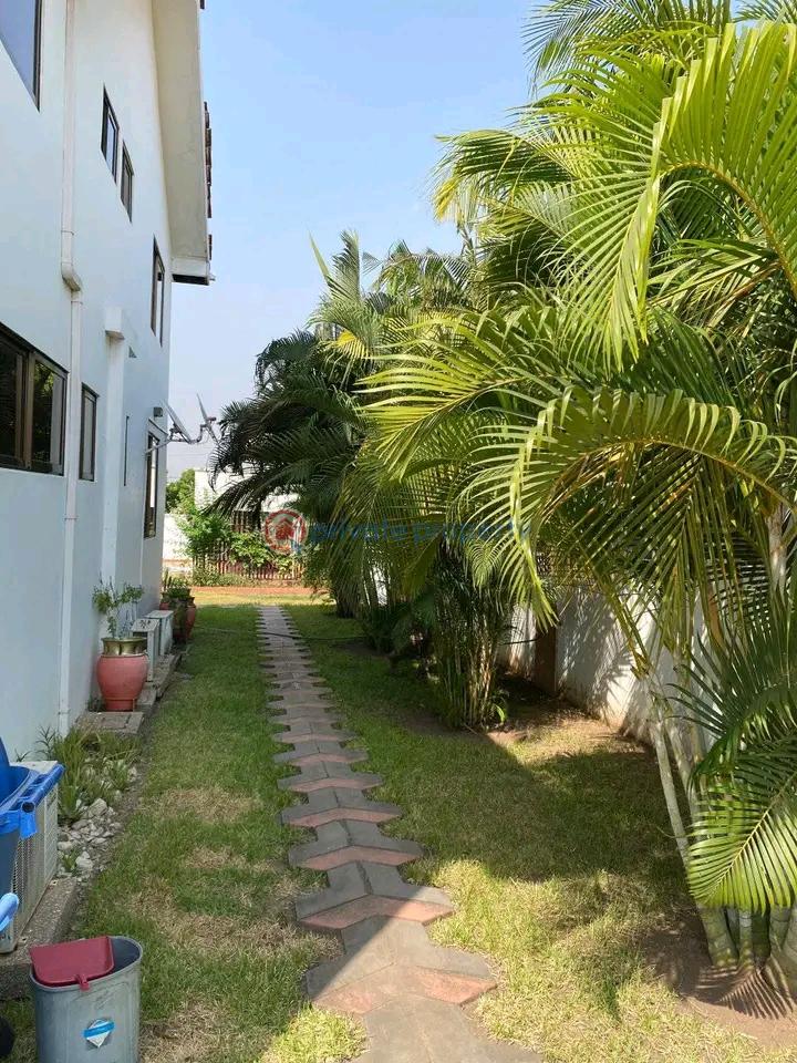6 bedroom House For Rent East Airport Airport Residential Area Accra - 4