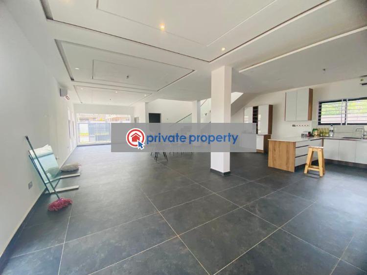 6 bedroom Detached Duplex For Sale &nbsp;adenta Adenta Municipal Accra - 9