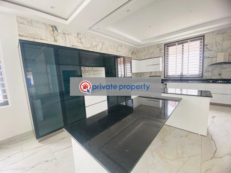 8 bedroom Detached Duplex For Sale &nbsp;adjacent American House East Legon Accra - 9