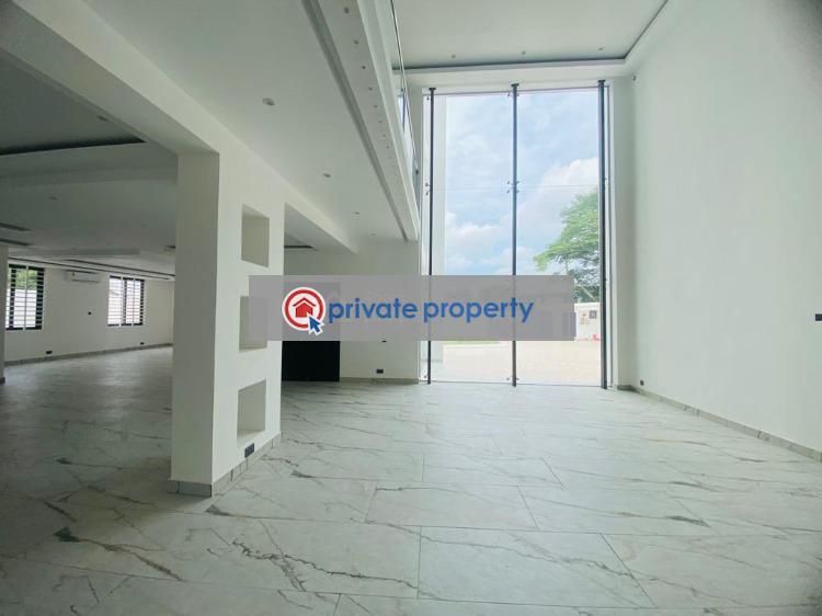 8 bedroom Detached Duplex For Sale &nbsp;adjacent American House East Legon Accra - 5