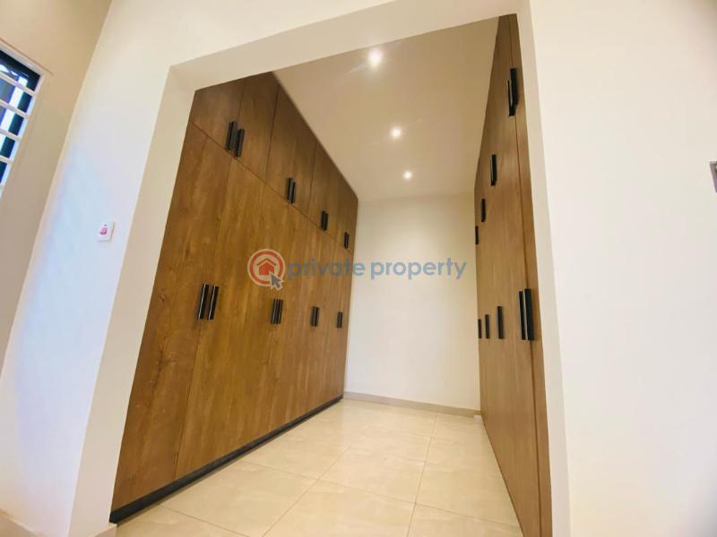 5 bedroom Detached Duplex For Sale Lakeside Estate Com 6 Adenta Municipal Accra - 0