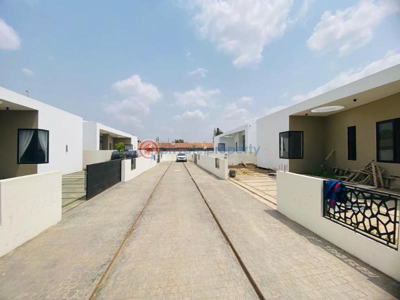 3 bedroom Detached Bungalow For Sale Mmaidzorn Adjiringanor East Legon Accra - 4