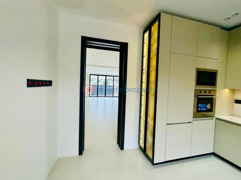 4 bedroom House For Sale Airport City Airport Residential Area Accra - 13