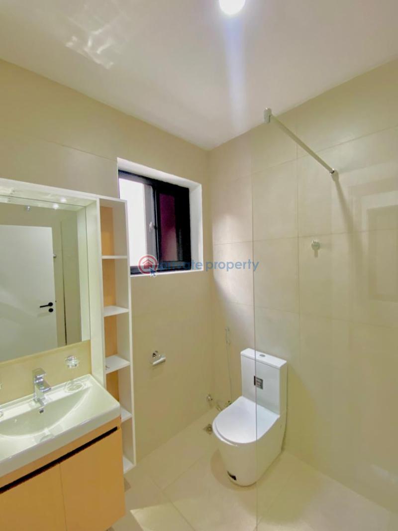 5 bedroom House For Sale East Airport Airport Residential Area Accra - 14
