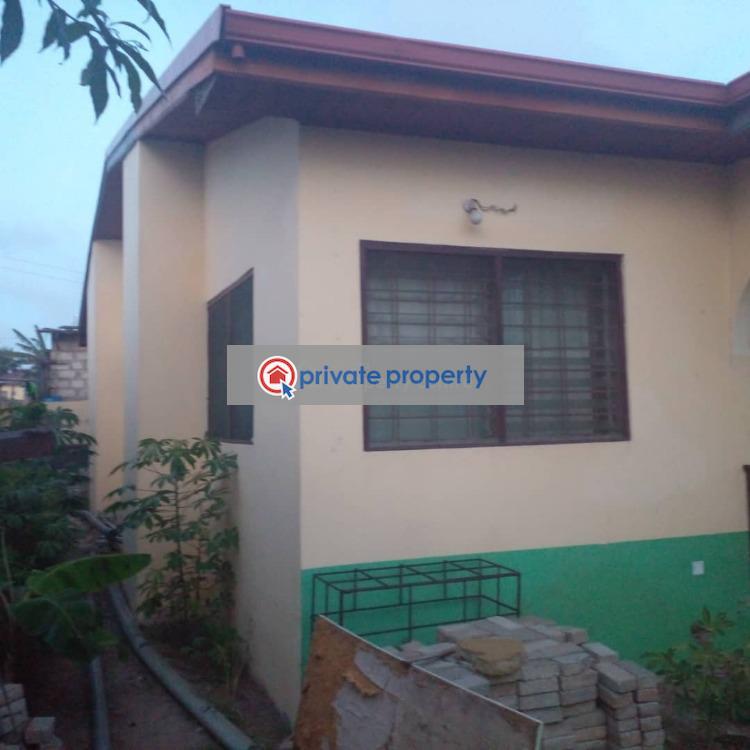 3 bedroom Detached Bungalow For Sale &nbsp;dansoman Behind Mtn Accra Metropolitan  - 4