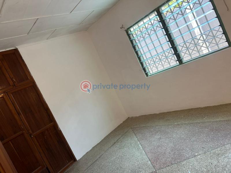 4 bedroom House For Sale Broadcastle Ga South Municipal Accra - 9