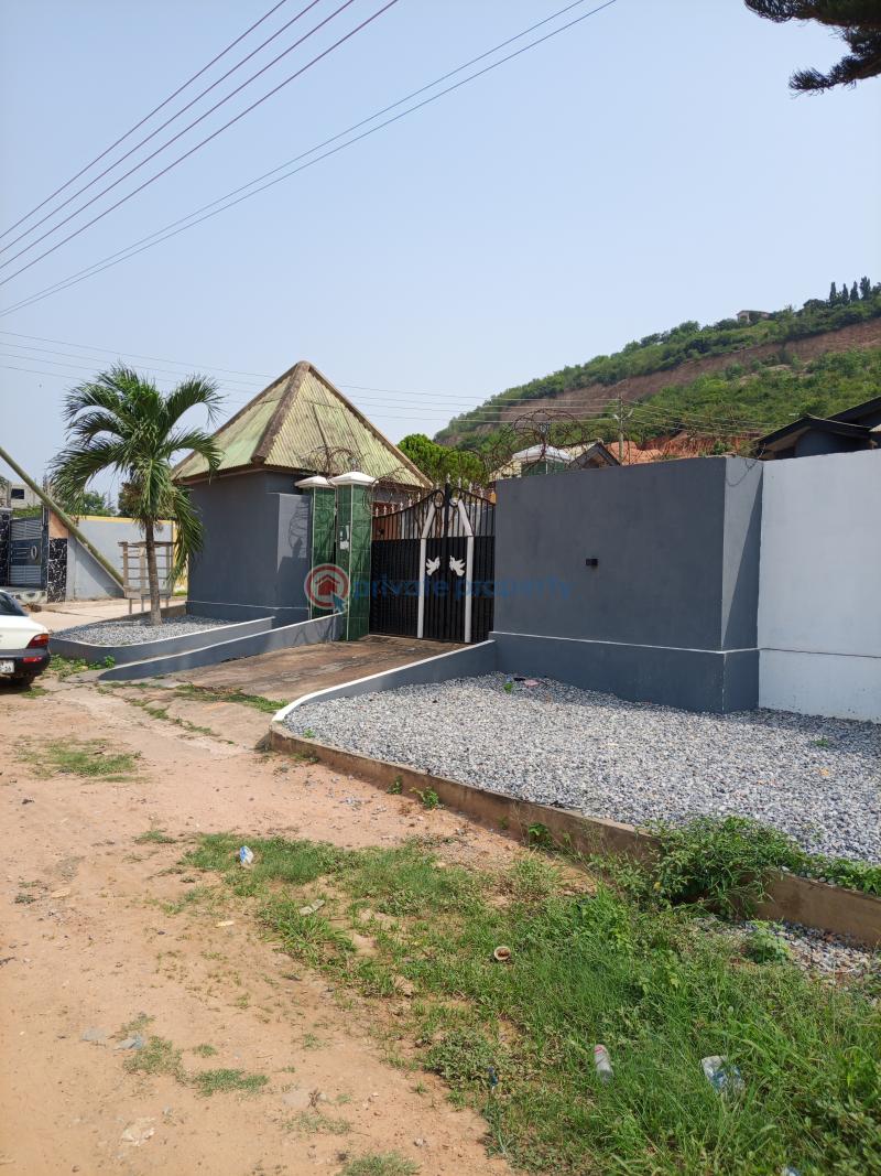 4 bedroom House For Sale Broadcastle Ga South Municipal Accra - 21