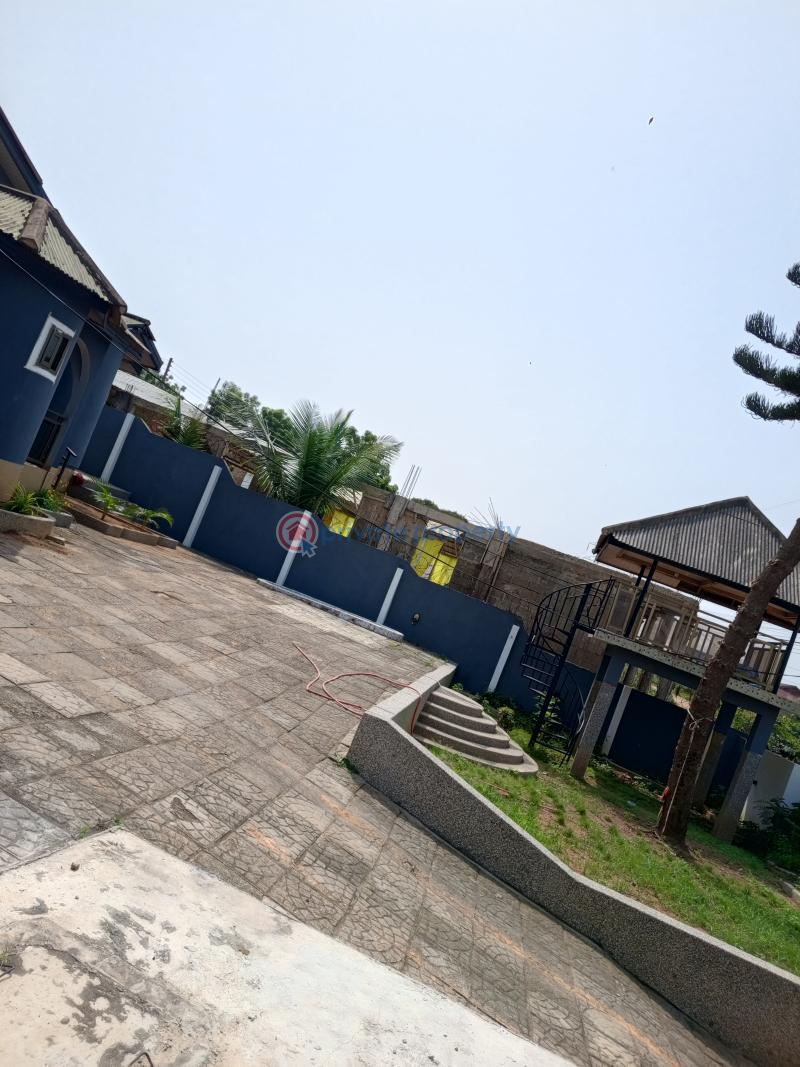 4 bedroom House For Sale Broadcastle Ga South Municipal Accra - 16