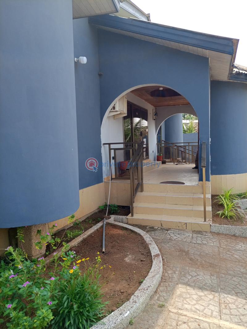 4 bedroom House For Sale Broadcastle Ga South Municipal Accra - 13