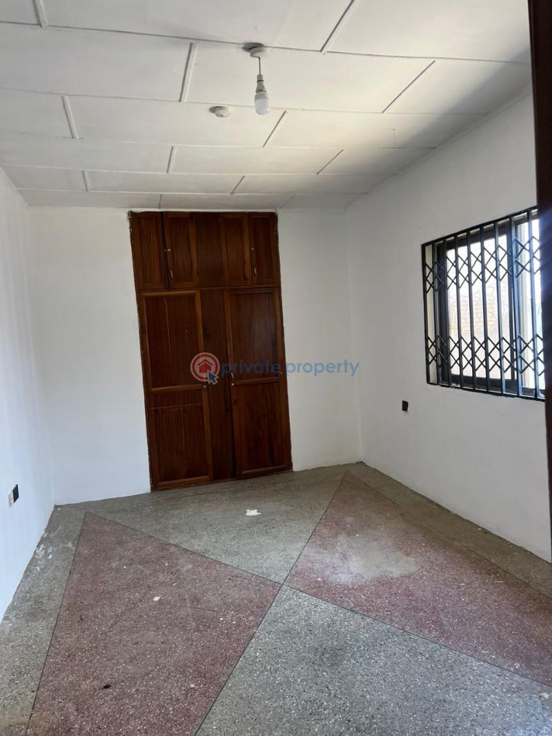 4 bedroom House For Sale Broadcastle Ga South Municipal Accra - 11