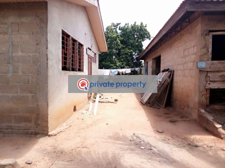 7 bedroom Detached Bungalow For Sale &nbsp;taifa Dome Accra Accra Metropolitan  - 4