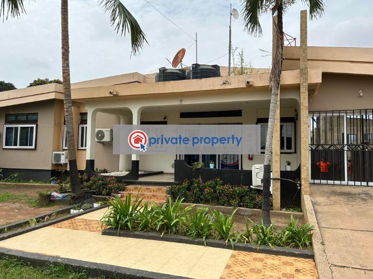 6 bedroom Detached Bungalow For Sale &nbsp;achimota Cfc Estate Accra Metropolitan  - 3